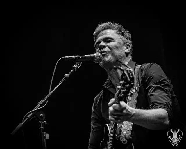 Josh Ritter live in concert, photo 5 by Jim Gilbert