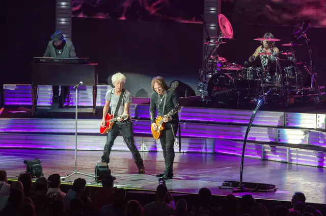 REO Speedwagon live in concert, photo 4 by Jim Gilbert