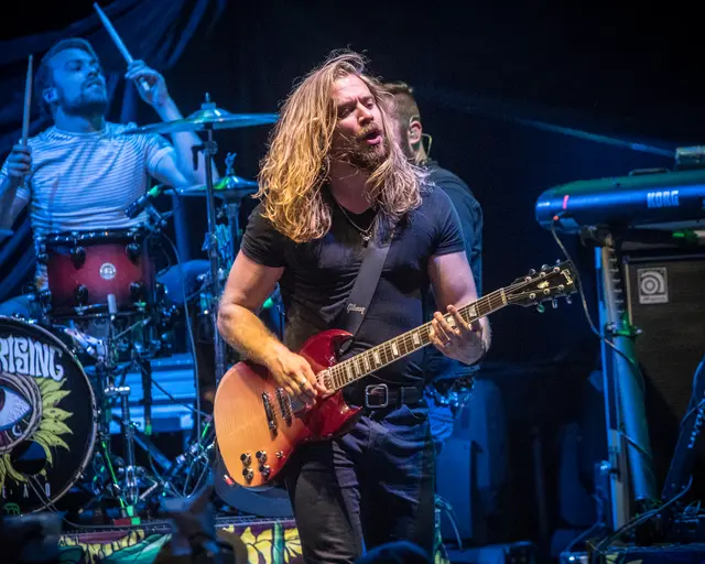 Red Sun Rising live in concert, photo 3 by Jim Gilbert