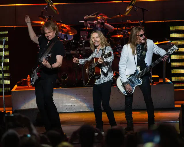 Styx live in concert, photo 36 by Jim Gilbert