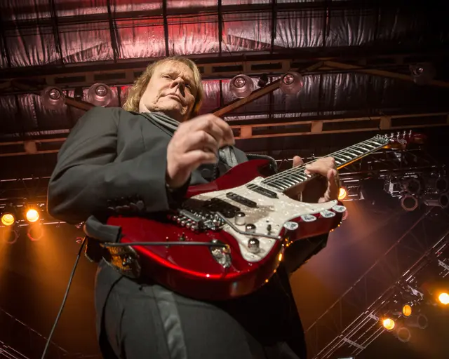 Styx live in concert, photo 15 by Jim Gilbert