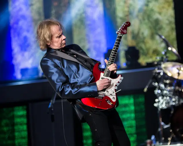 Styx live in concert, photo 27 by Jim Gilbert