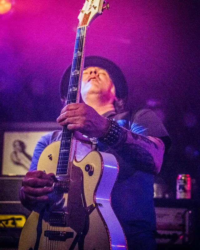 Super Machine live in concert, photo 2 by Jim Gilbert