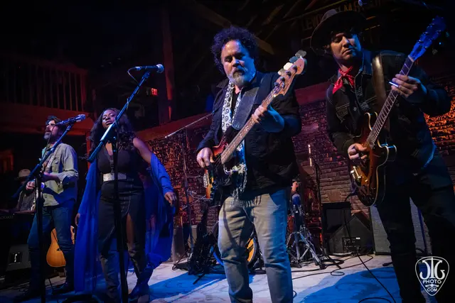 Trigger Hippy live in concert, photo 9 by Jim Gilbert
